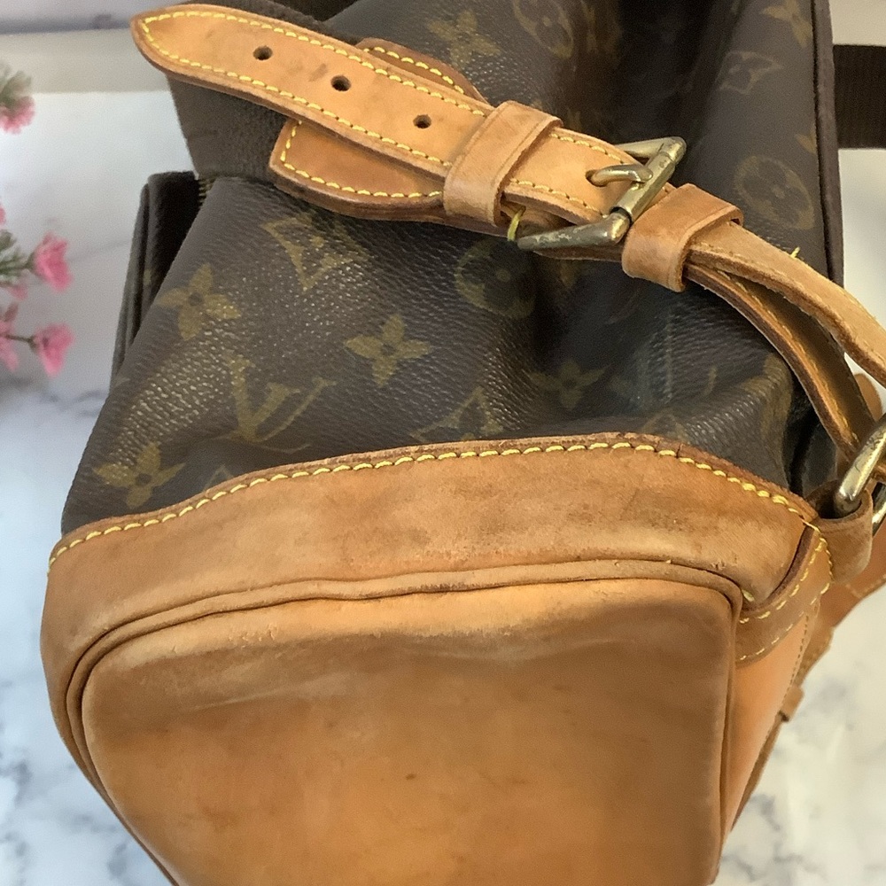 GUC Louis Vuitton Montsouris GM Backpack - Picture 6 of 15